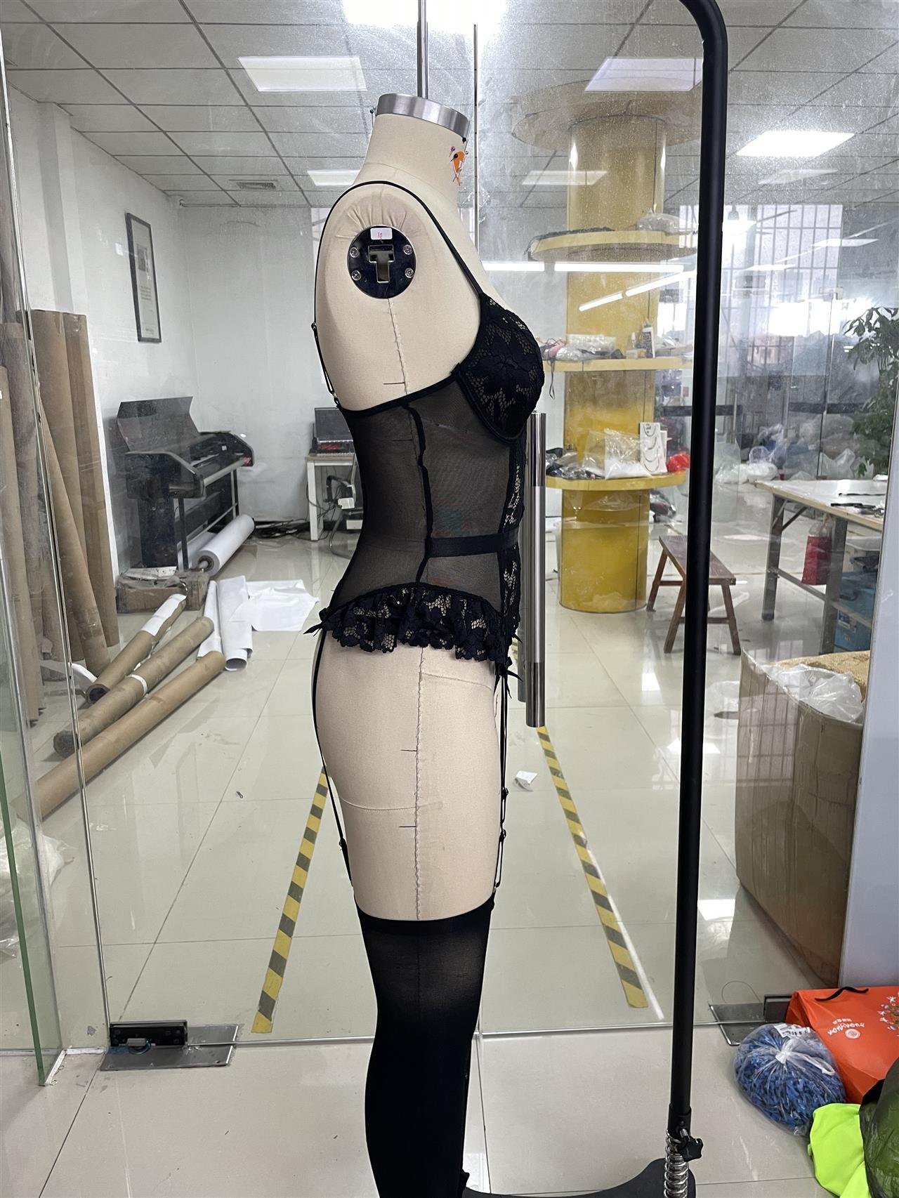 Popular Black Lace Sexy Patchwork See through Slim Fit with Leg Circumference Sexy Bra Suit Women